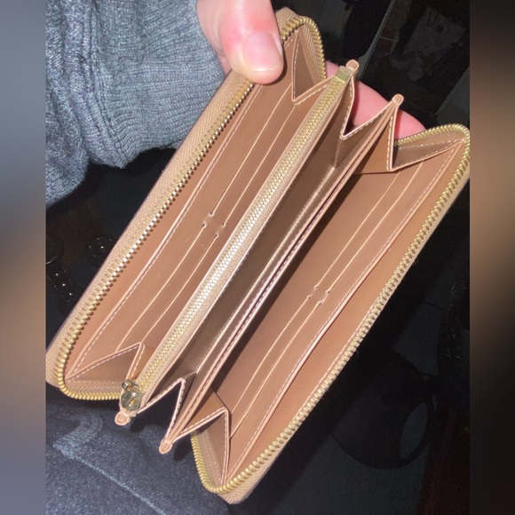 AUTHENTIC LV WALLETS - Picture 4 of 5